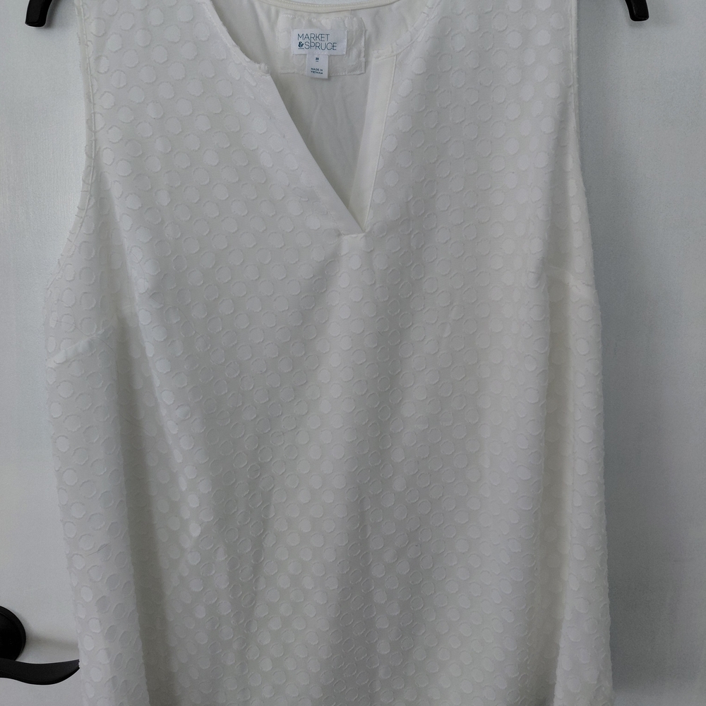 Market & Spruce White Sleeveless Top